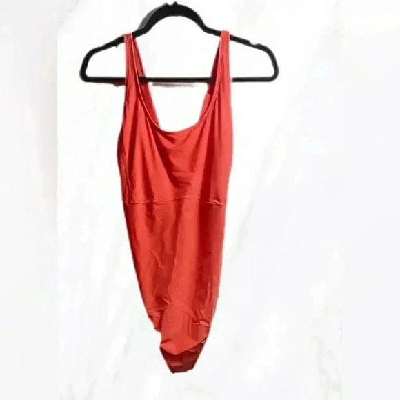 Lole "like new" coral one piece bathing suit one piece swimsuit 26 - Picture 3 of 6
